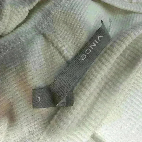 Vince raw edge Henley size Large cream color - Picture 4 of 4